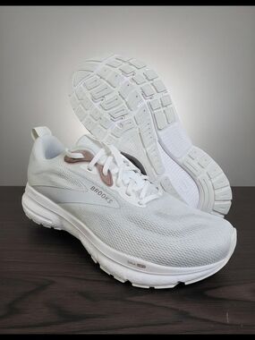 Brooks Trace 4 'White Oyster Rose' Women's Running Shoes Size 11 - 120441-1B-192